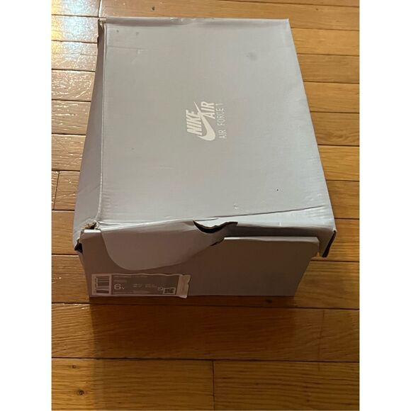 Air Force 1 LE (GS) 6Y White - Picture 4 of 11